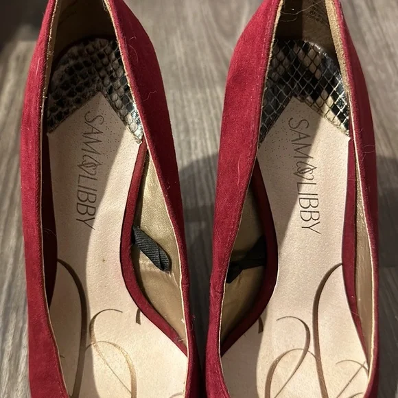 Red heels - Picture 2 of 5